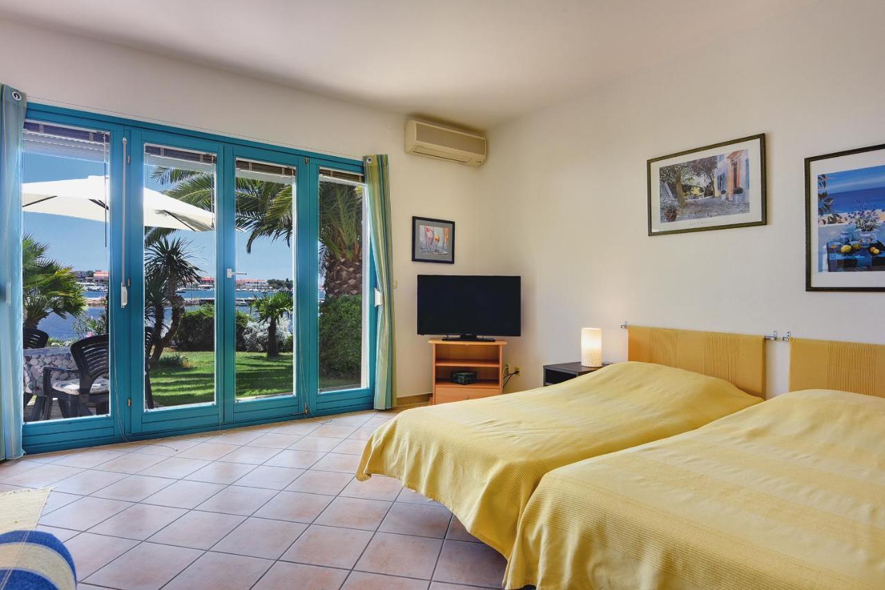 Apartments Villa Ana Medulin Bagian luar foto