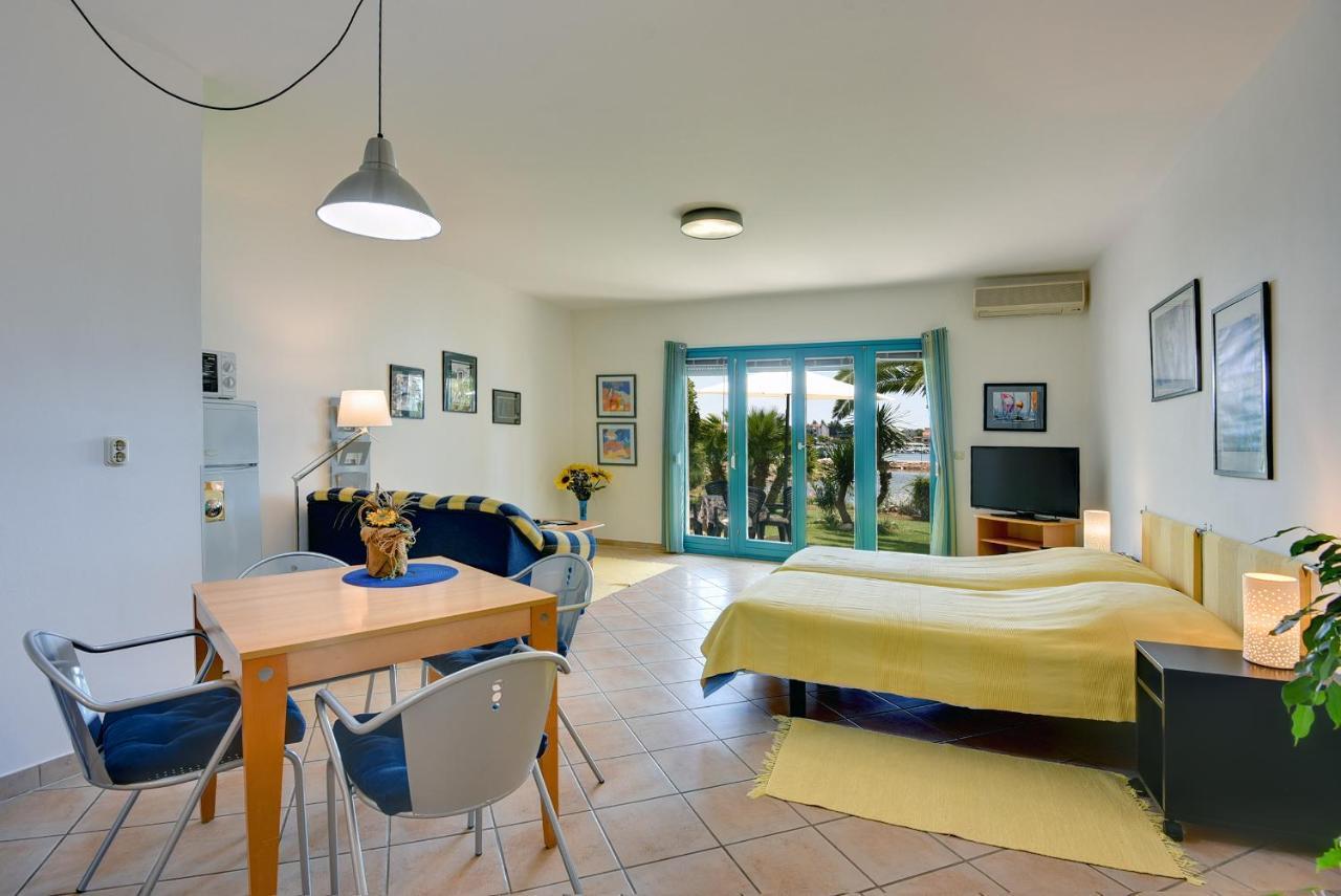 Apartments Villa Ana Medulin Bagian luar foto