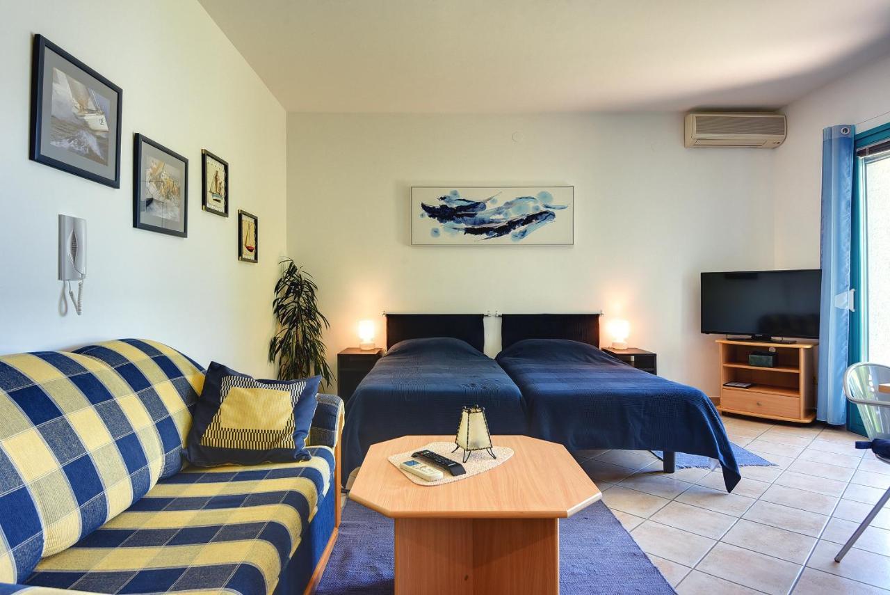 Apartments Villa Ana Medulin Bagian luar foto