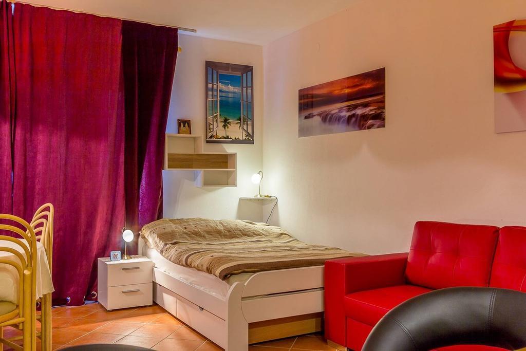 Apartments Villa Ana Medulin Bagian luar foto