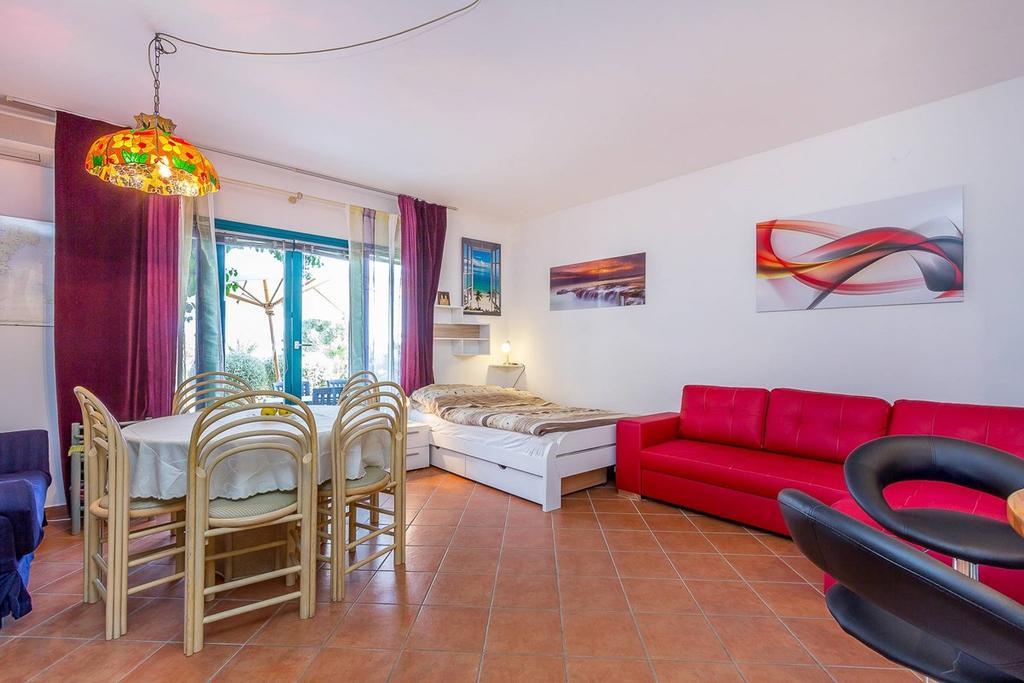 Apartments Villa Ana Medulin Bagian luar foto